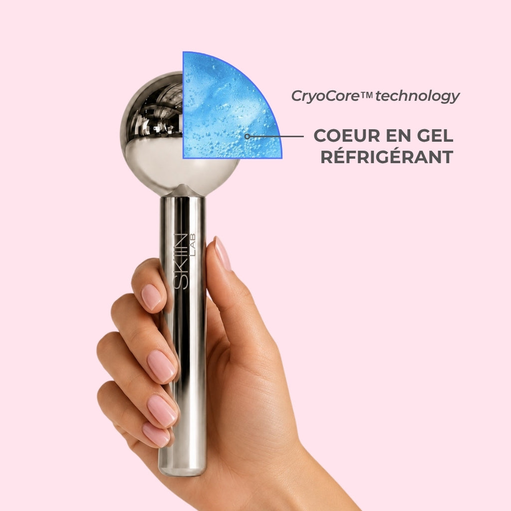 Main tenant le Cryo Ice Glow, un quart de la sphère représenté en coupe bleue translucide, mention CryoCore technology et cœur en gel réfrigérant